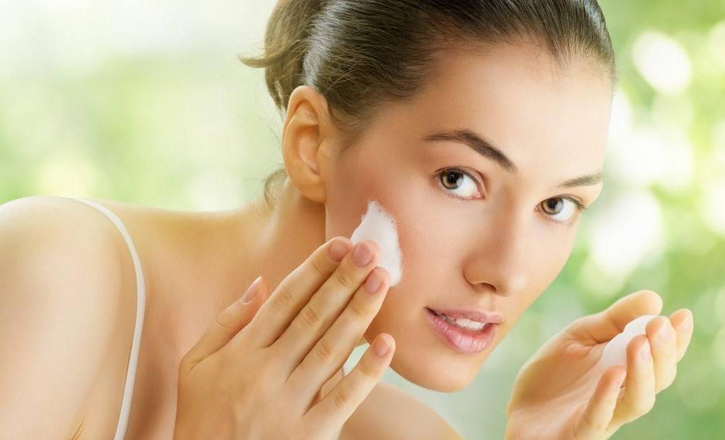 秋季美容护肤小常识,补水保湿是重点!