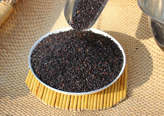 为啥不能随便吃黑米呢？再次提醒：4类人不宜多吃，