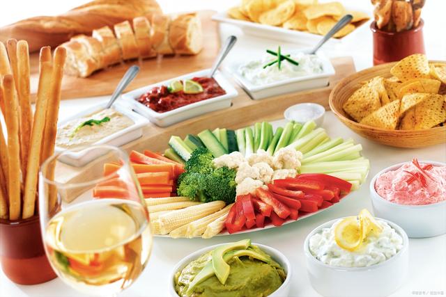 不同年龄段人群秋季饮食指南,这些需要“避坑”的饮食你都知道吗