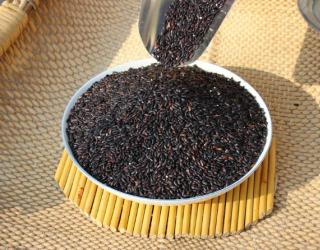 为啥不能随便吃黑米呢？再次提醒：4类人不宜多吃，