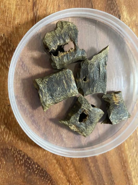 芳香知识,来看看我手上的香料图。