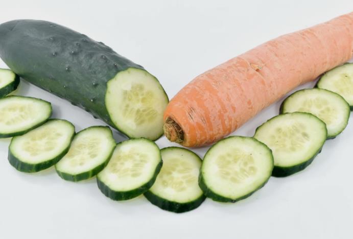 如何使用黄瓜护理皮肤(如何使用黄瓜护理皮肤好)