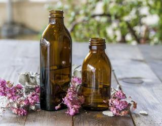 快乐鼠尾草精油：是什么、用途和副作用