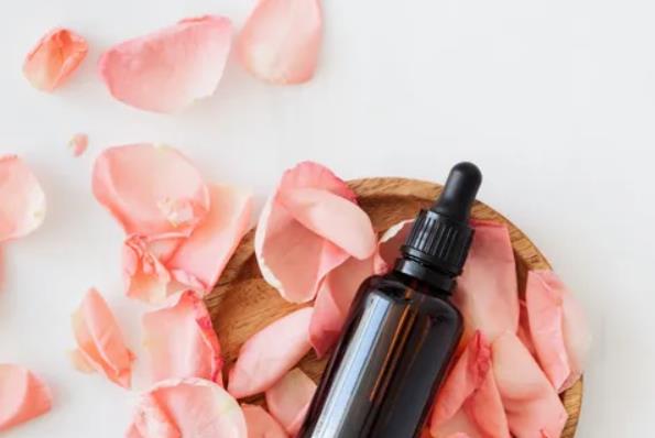 什么是玫瑰木精油?