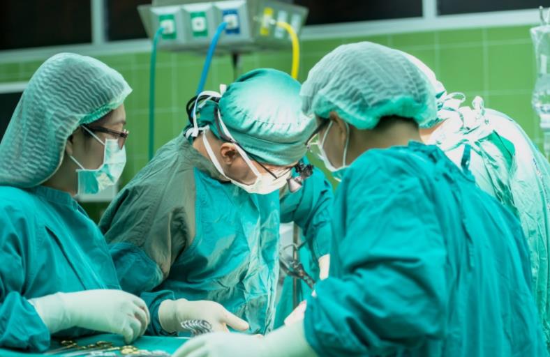 眼睑手术: 是什么手术,花费多少,风险有多大