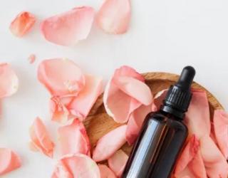 什么是玫瑰木精油？