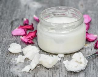 7种保持乳房健康和紧致的精油(乳房用什么精油)