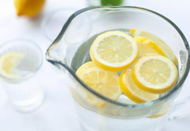 为什么柠檬水会让我反酸?