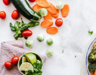 什么食物可以帮助胃酸倒流消失？