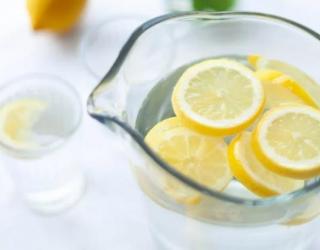 为什么柠檬水会让我反酸？