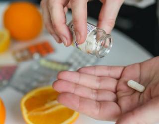 服用过多的这些维生素和矿物质会发生什么