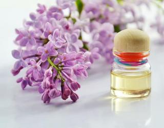 薰衣草精油治疗失眠(薰衣草精油治疗失眠使用方法)