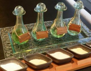 化妆品精油的正确用法（面部精油护肤使用顺序）