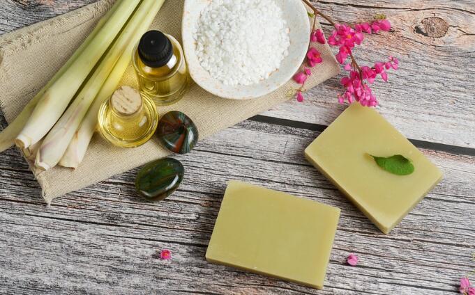 用香皂洗脸有什么好处吗?