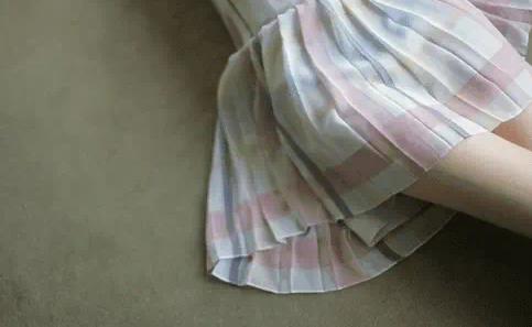 夹腿(女孩子为什么喜欢夹腿)