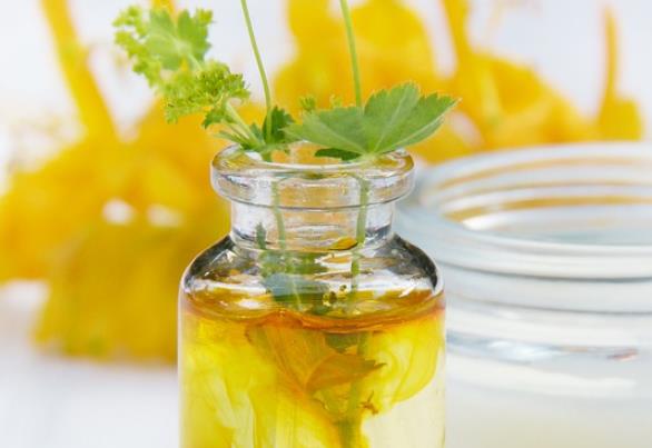 可以使用精油治疗湿疹吗?