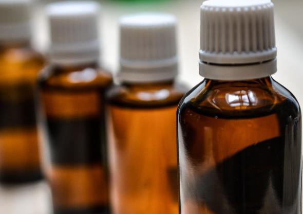 如何安全使用精油