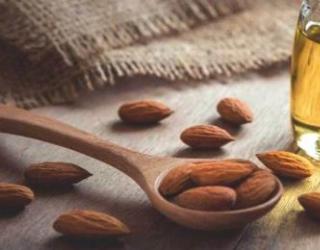 在皮肤上使用杏仁油安全吗（副作用有哪些）