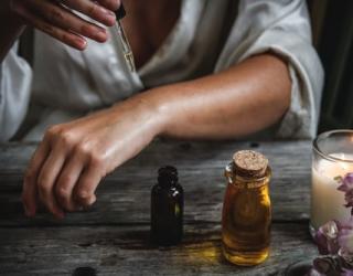 我能在芳香扩散器中使用乳香提取物代替精油吗？