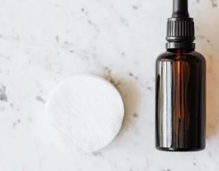 精华液适合什么年龄的人用(什么年龄用精华液效果最好)