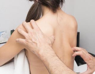 推拿用的油是什么油(做推拿用什么油最好)