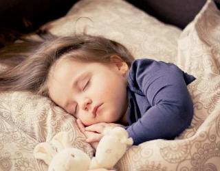 婴儿什么时候按摩最好(婴儿按摩什么时间最好)