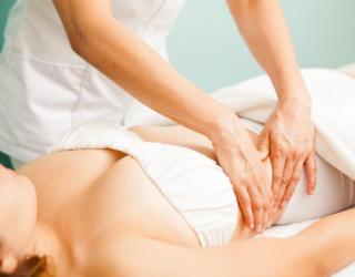 全身精油按摩指的是什么（按摩的精油起什么作用）