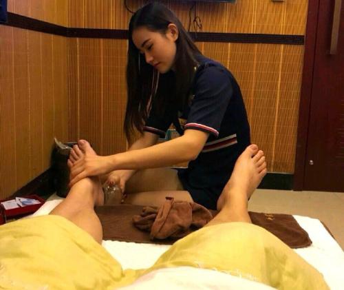 精油按摩对身体有什么好处(精油全身按摩有什么好处)