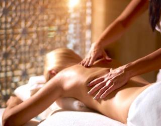 为什么晚上要卸妆（为什么睡觉一定要卸妆）