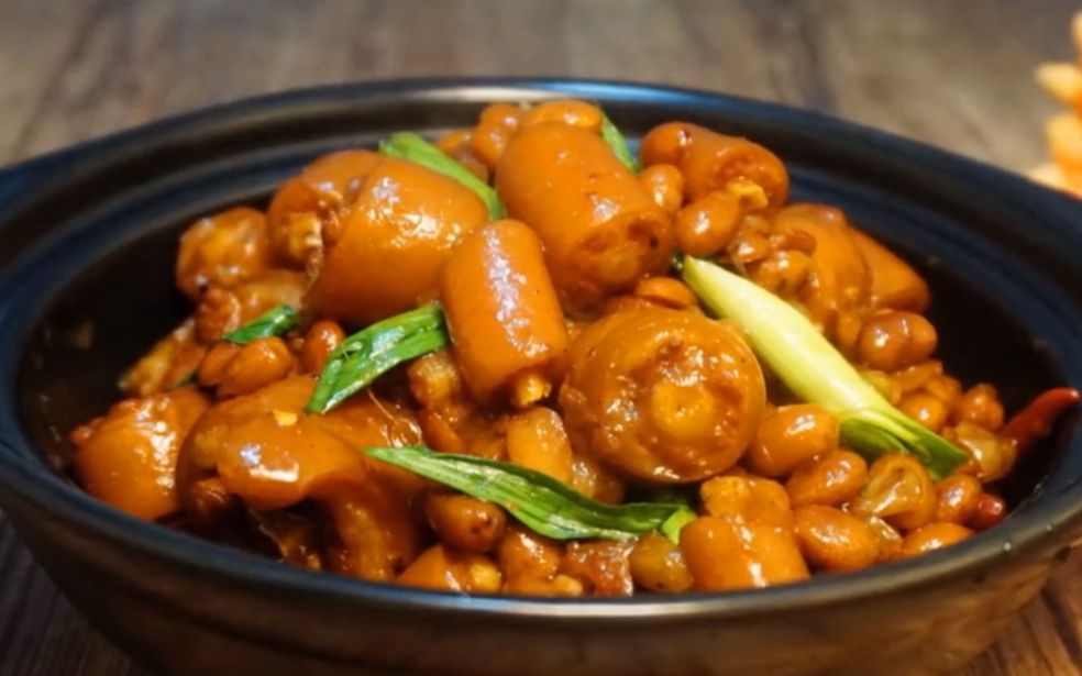 猪尾煲黄豆功效(猪尾煲黄豆：滋补养生，补肾养血的美味佳肴) ...