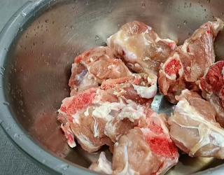 猪尾骨的功效与作用(猪尾骨的功效与作用，全方位解析)